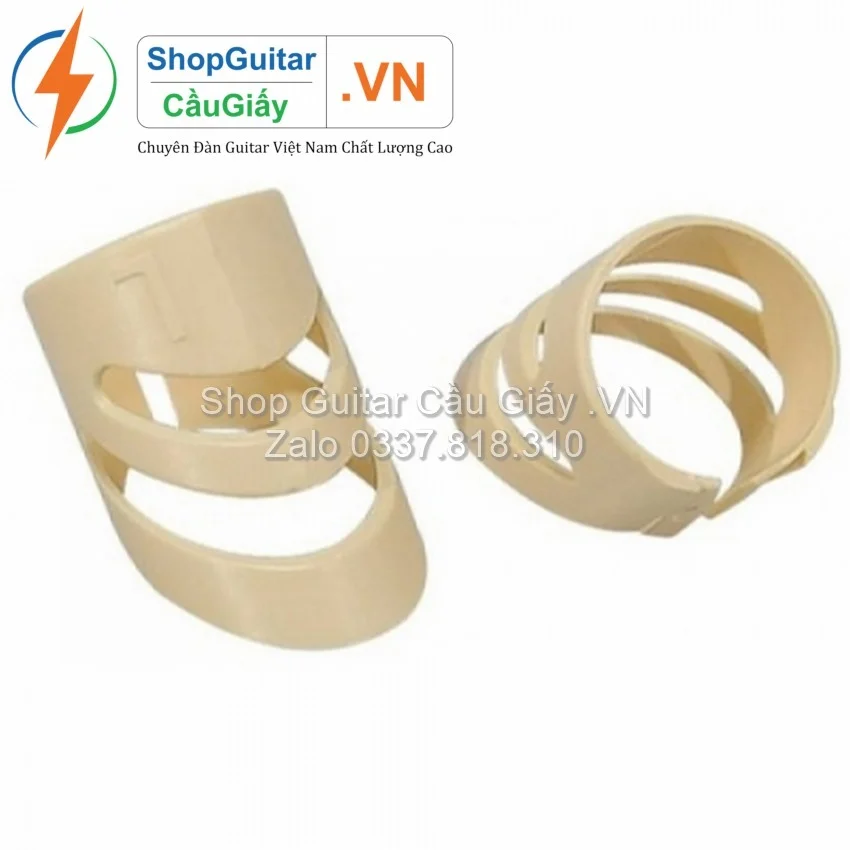 05 Mong Gay Guitar wm wm