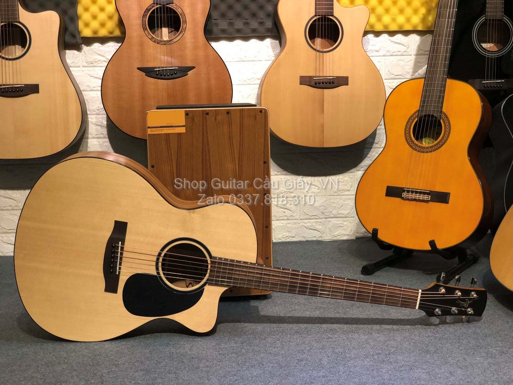 09 01 Thuan Guitar AT 03C LP wm