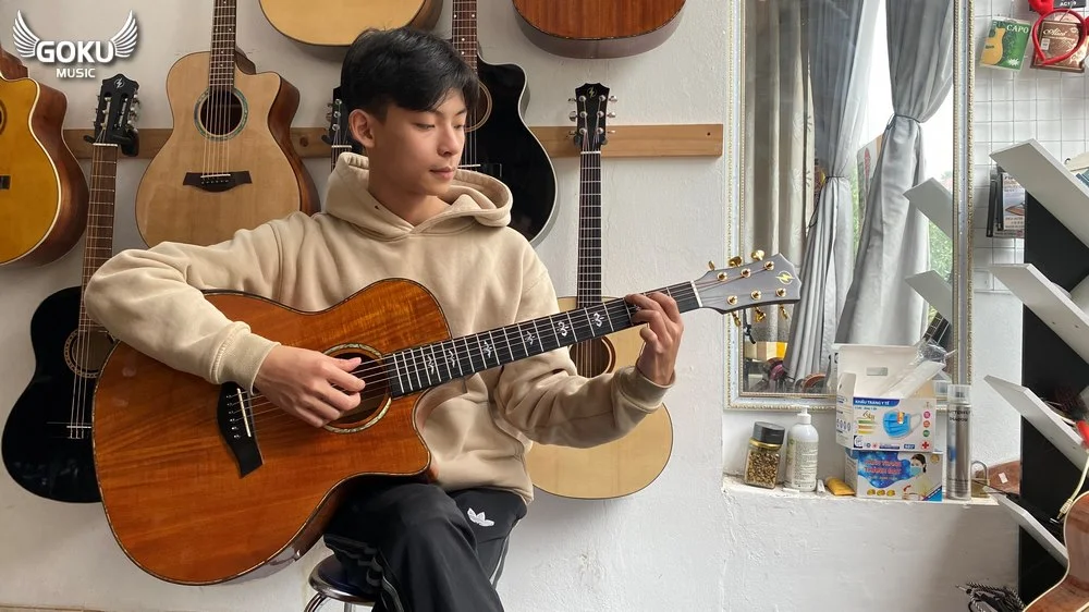 model 22 01 Dan Guitar Acoustic Goku F6868 mau Hoang Kim Loc phat Shop Dan Goku Music