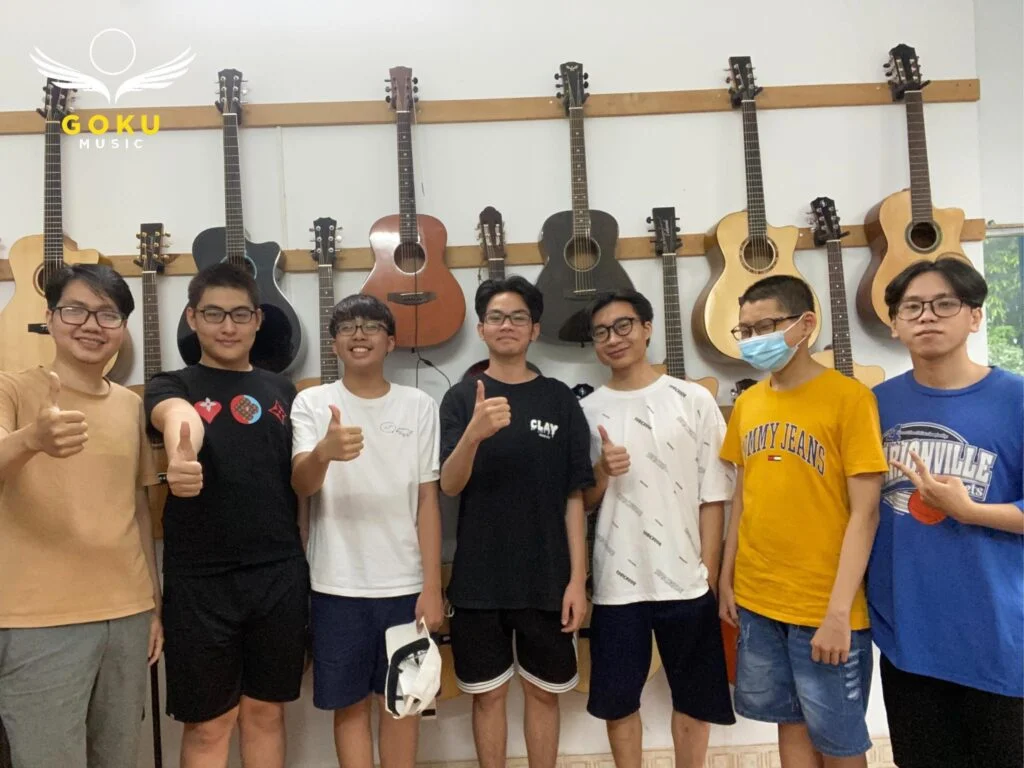 3 Giáo trình học guitar cơ bản cho người mới bắt đầu 1 Anh lop hoc 2