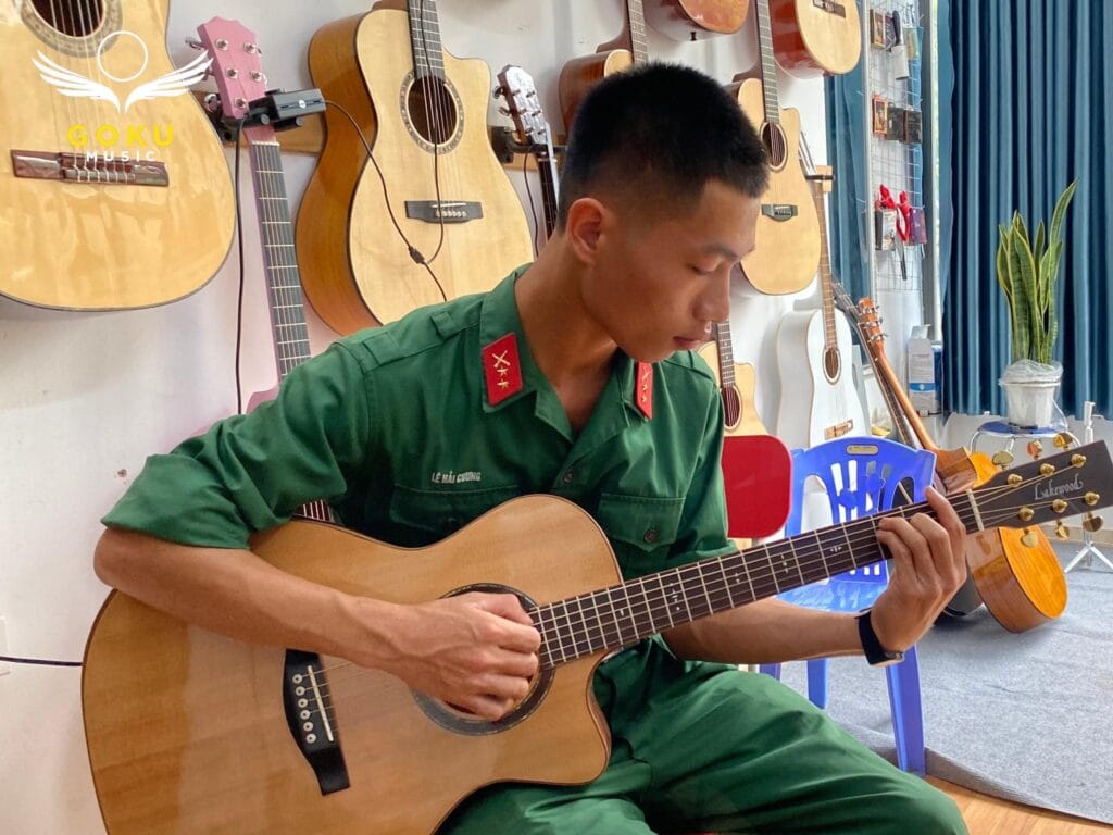 Học Guitar Ở Mai Dịch - Học Đàn Goku 4 Lớp học guitar ở thanh xuân cho người đi làm