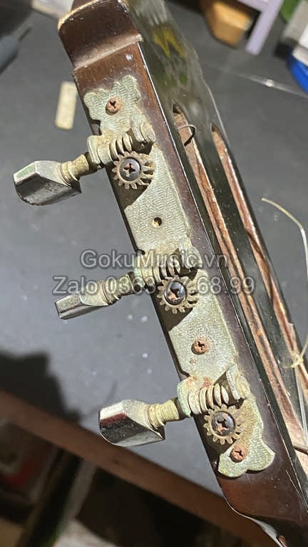 Thay khóa đàn guitar classic 