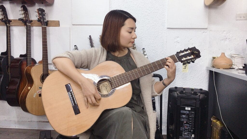 Mua đàn guitar classic 