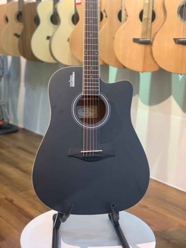 Cách chọn đàn guitar acoustic cho người mới (dễ bấm, không đau tay, học nhanh) 2 Cách chọn đàn guitar acoustic cho người mới tập chơi