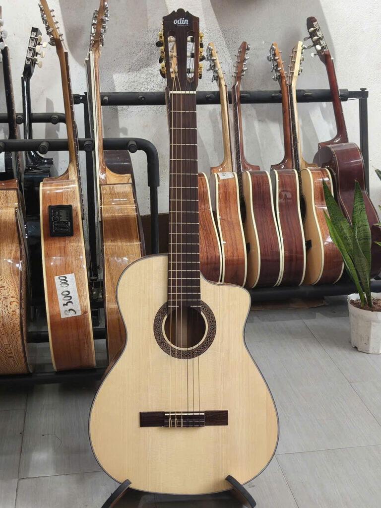 Mẫu đàn guitar classic Odin F2N phù hợp người mới tập và chơi lâu dài 