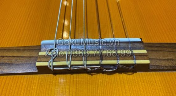 Sửa đàn guitar classic - Đàn sau khi thay dây và tặng gói vệ sinh