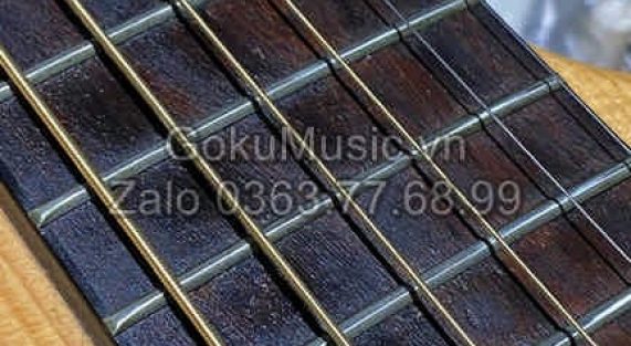 Đàn khi mang quaGoku Music để thay dây đàn guitar acoustic
