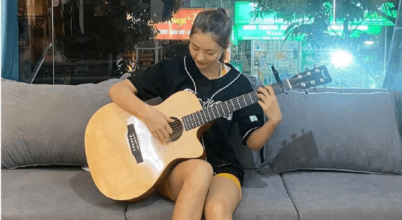 Lớp học guitar cầu giấy cho người lớn