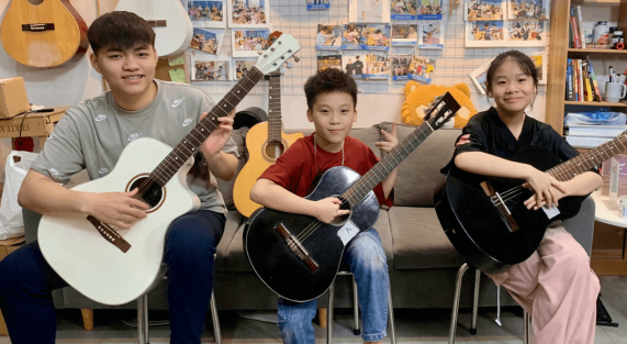 lớp guitar trẻ em